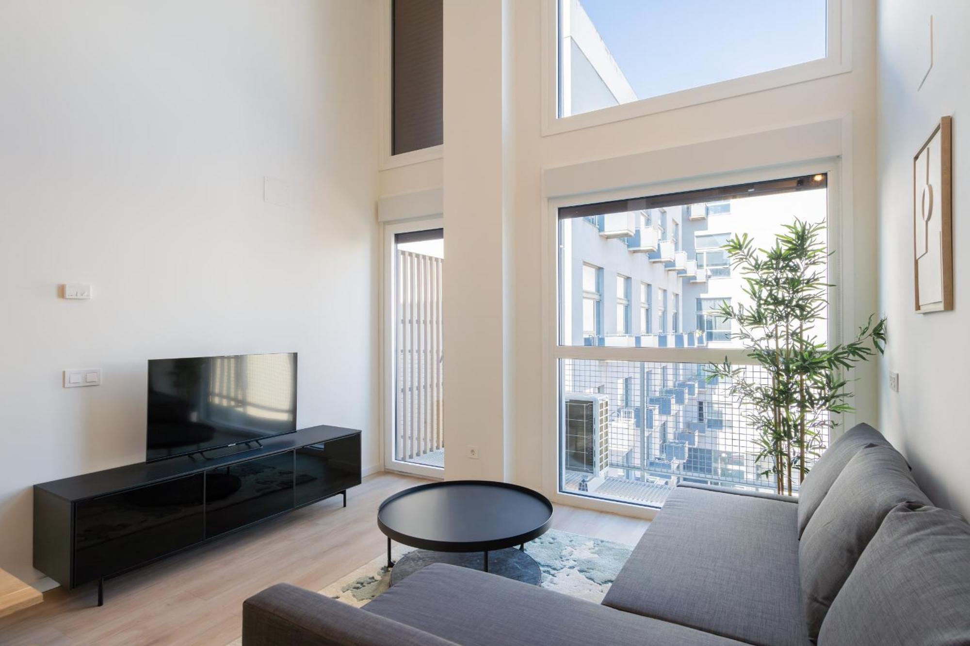 Apartamento Loft Reformado Industrial Con Garaje Alquiler Temporal Madrid Exterior foto